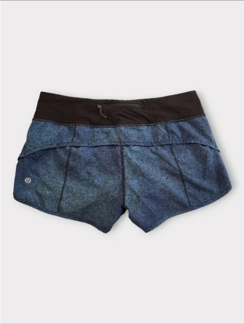 Size 6 - Lululemon Speed Short (4-way Stretch 2.5")